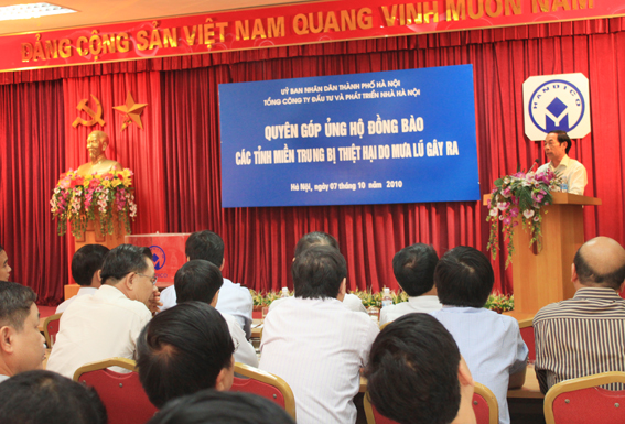 7.10 - Quyen gop ung ho lu lut.jpg