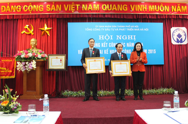 20.1 - HNTK Trao huan chuong.jpg