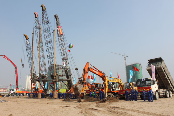 22.10 - Xe khoi cong.jpeg