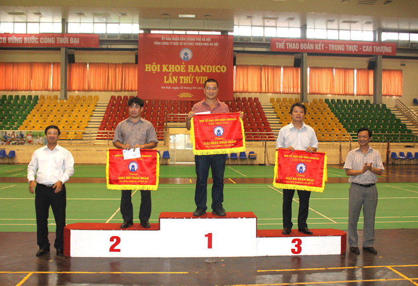 23.8-HK toan doan.jpg