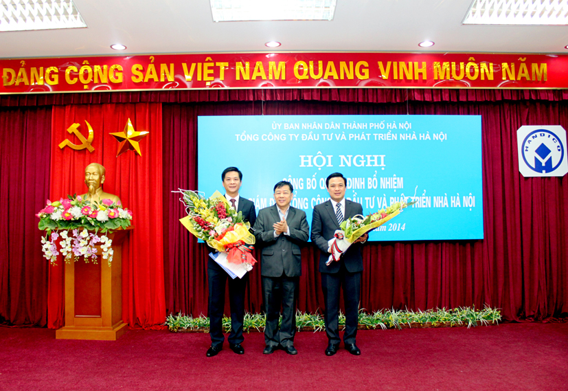 28.3 - Cong bo QD.jpg