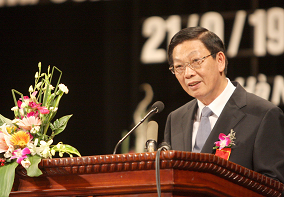 19 .9 - DC Nguyen The Thao - CTUBNDTP phat bieu y kien.bmp